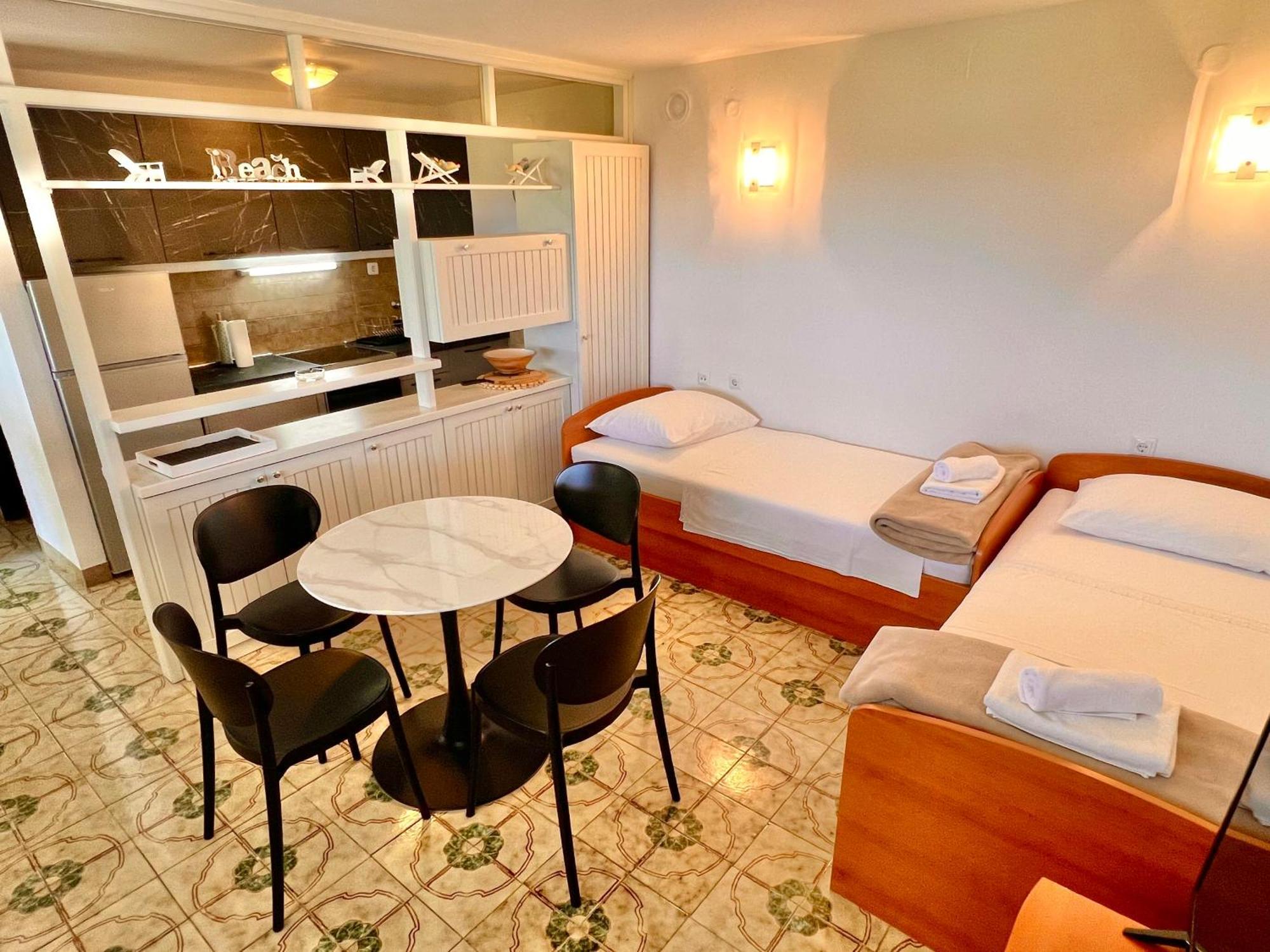 Apartments Gorana Crikvenica Exterior foto